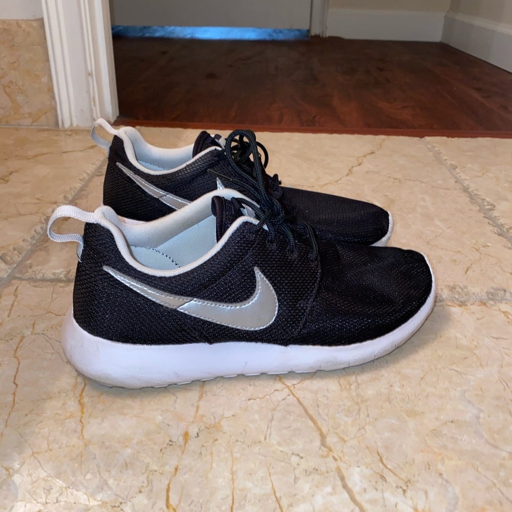 Nike roshes